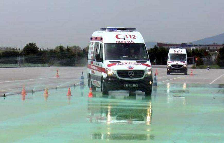 Ambulans şoförleri Formula 1 pistinde