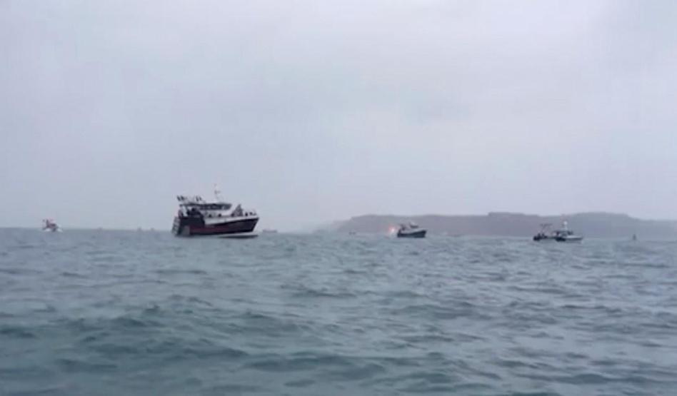 Fransa ile İngiltere arasında Jersey Adası krizi: Fransa da iki donanma gemisi gönderdi