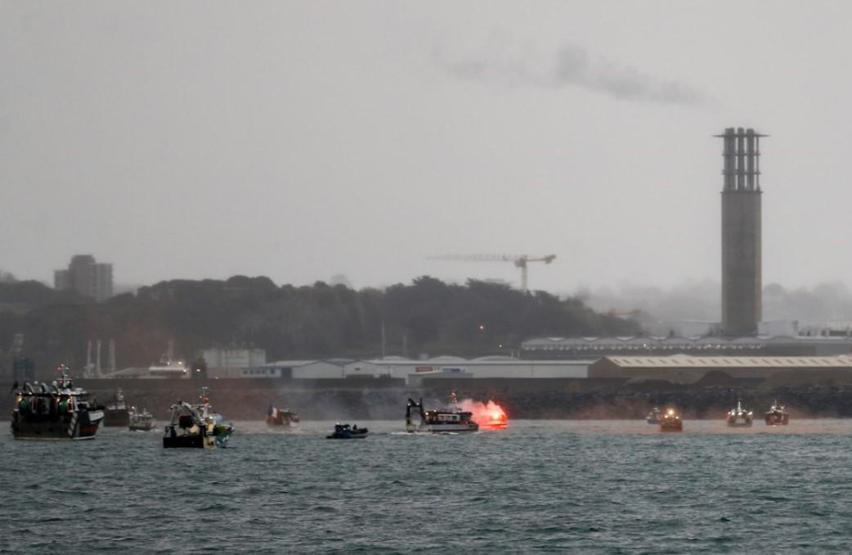 Fransa ile İngiltere arasında Jersey Adası krizi: Fransa da iki donanma gemisi gönderdi