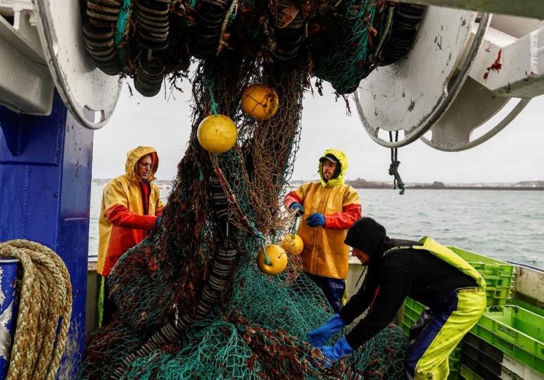 Fransa ile İngiltere arasında Jersey Adası krizi: Fransa da iki donanma gemisi gönderdi