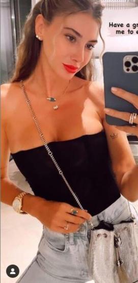 Şeyma Subaşının çantasının fiyatı duyanları şaşkına çevirdi