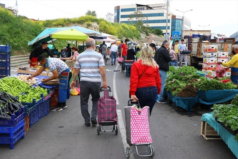 Halk pazarları koronavirüs tedbirleriyle açıldı