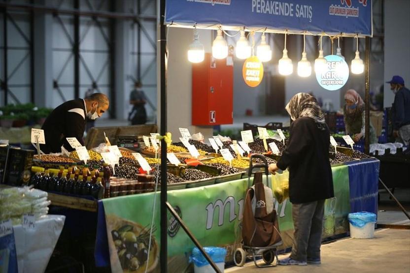 Halk pazarları koronavirüs tedbirleriyle açıldı