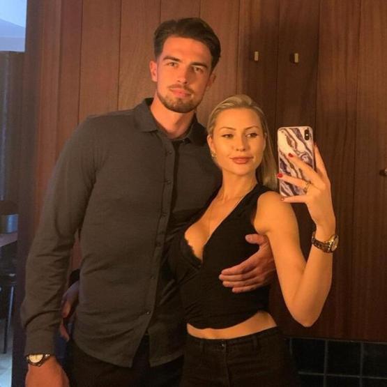 Chloe Loughnanın yeni sevgilisi ile küçüklükten beri tanıştığı ortaya çıktı