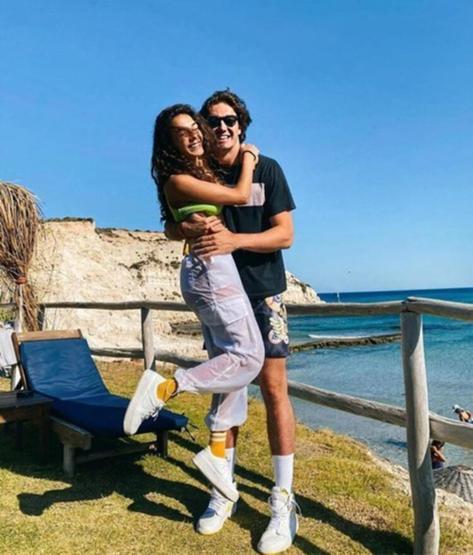Cedi Osman sevgilisi Ebru Şahin için kesenin ağzını açtı