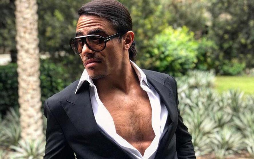 Nusret Gökçeden Anneler Günü paylaşımı Takım elbise emanet