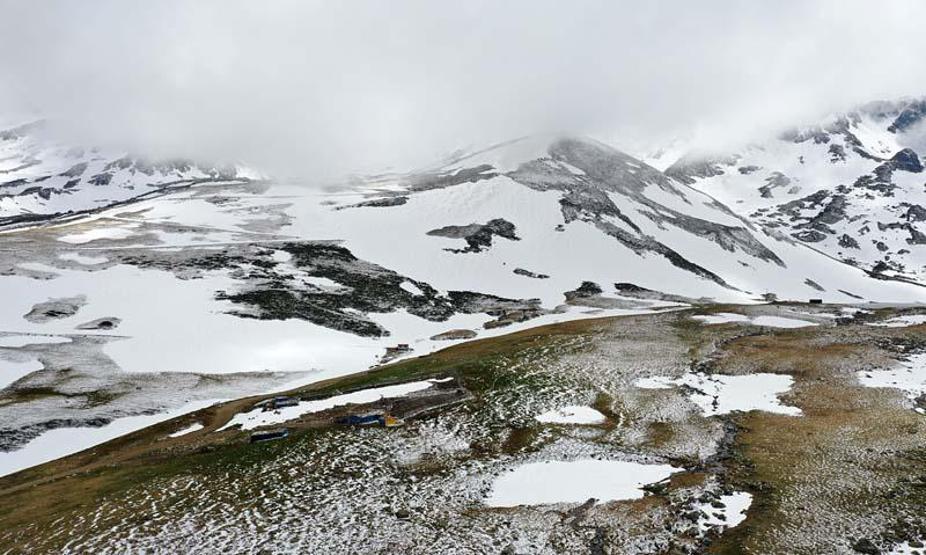 Trabzon yaylaları beyaza büründü