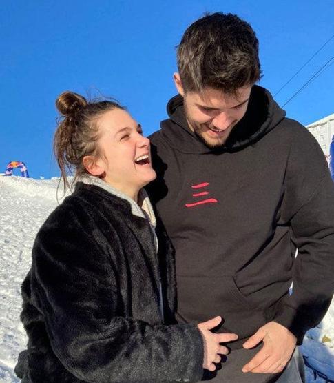 Barış Murat Yağcıdan eski aşkı Nisa Bölükbaşına gönderme
