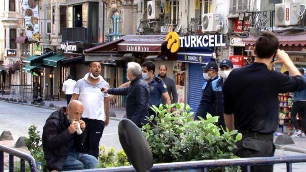 Taksimde seyyar satıcı-zabıta arbedesini polis sonlandırdı