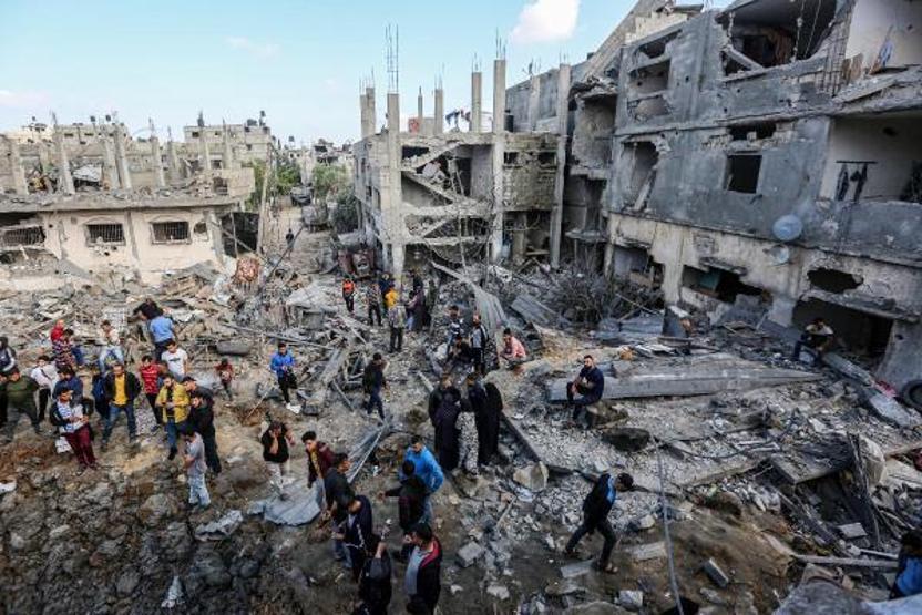 Gazzede bombalanan evler enkaz yığınına döndü