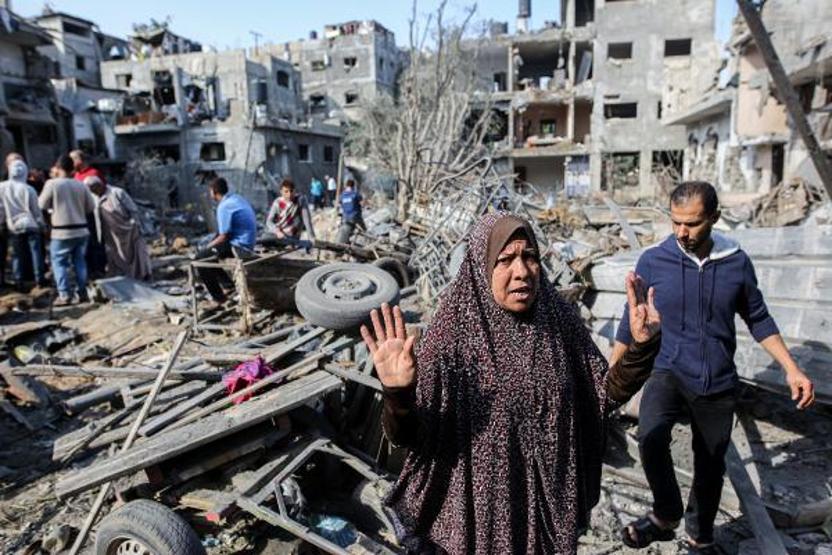 Gazzede bombalanan evler enkaz yığınına döndü