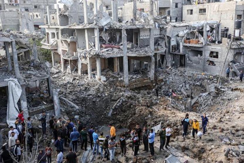 Gazzede bombalanan evler enkaz yığınına döndü