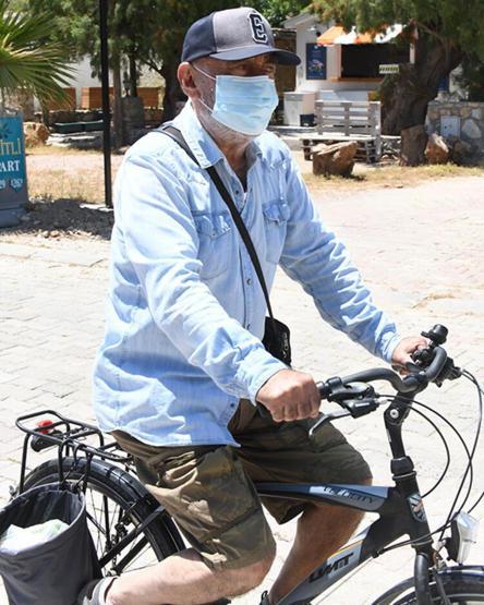 Şener Şen: Burası en kesat yer, Bodrum’a gidin