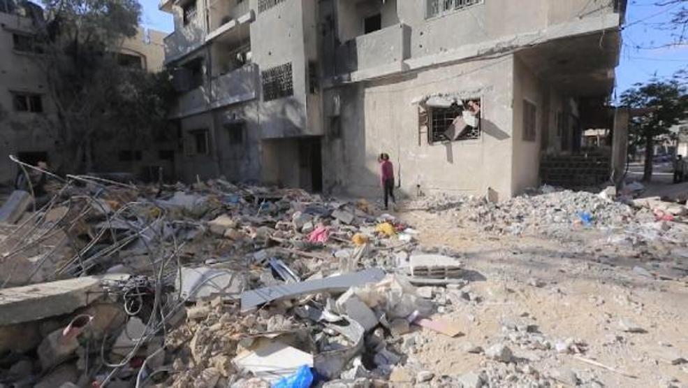 Evi bombalanan kız çocuğu dünyaya seslendi: İşgalcilere silah vermeyi bırakın