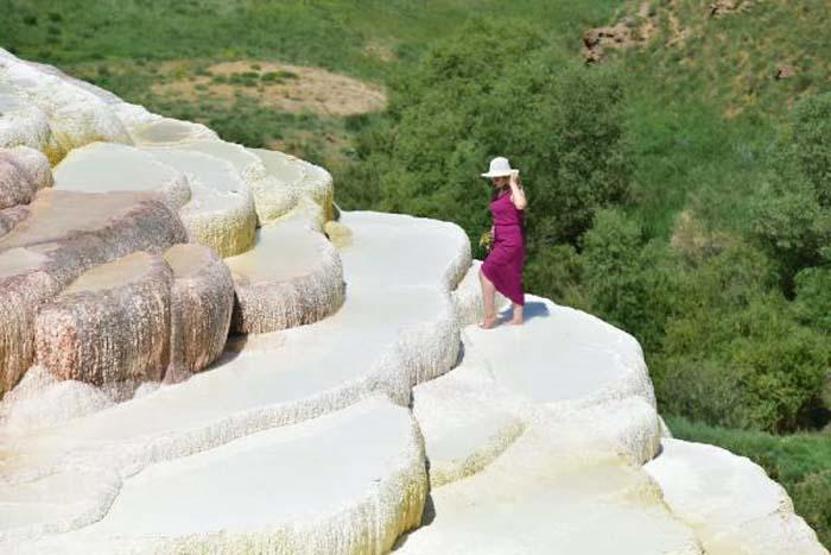 Vanın Pamukkalesi ziyaretçilerini ağırlamaya başladı