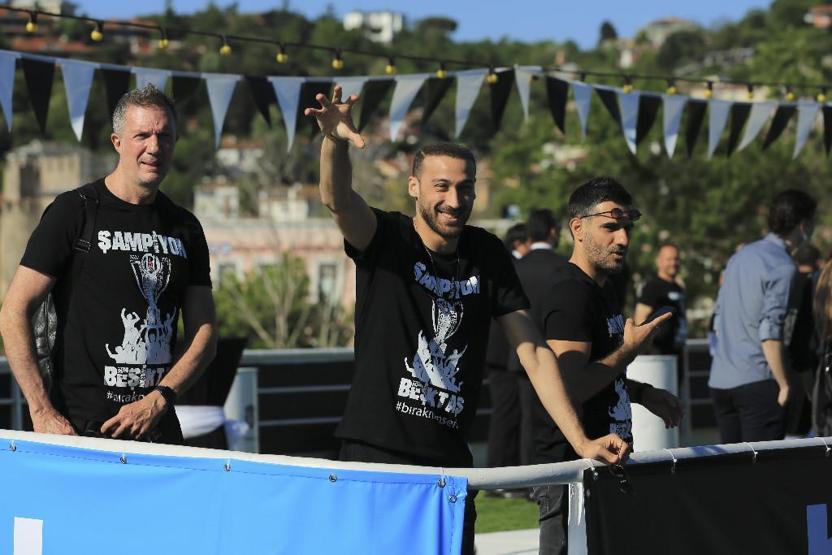 Beşiktaş İstanbul Boğazından böyle geçti