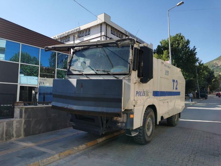 Tuncelide canlı bomba krizi