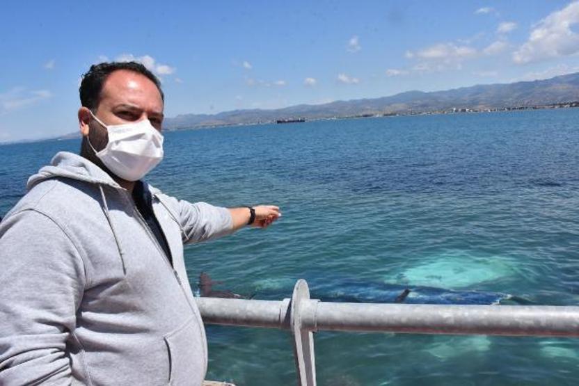 Dikili’de fırtınadan batan batan tekneler çıkarılıyor