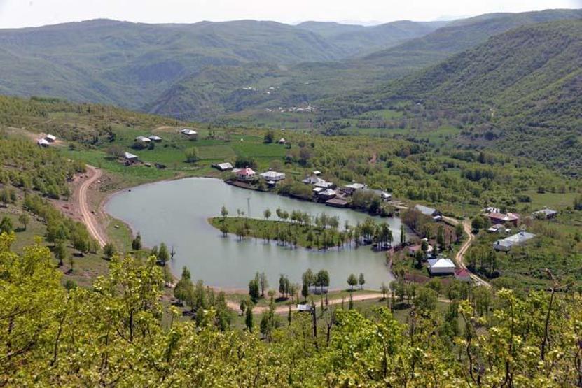 Doğa harikası göl, turizme kazandırılmayı bekliyor