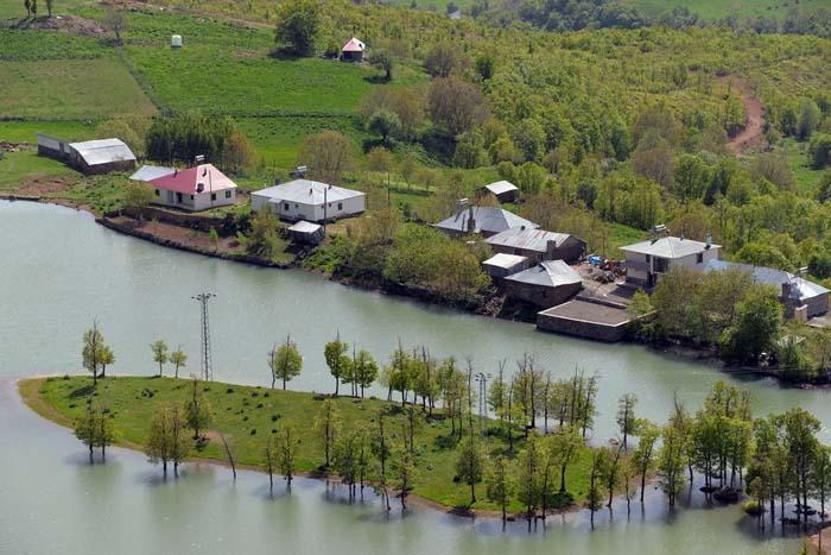 Doğa harikası göl, turizme kazandırılmayı bekliyor
