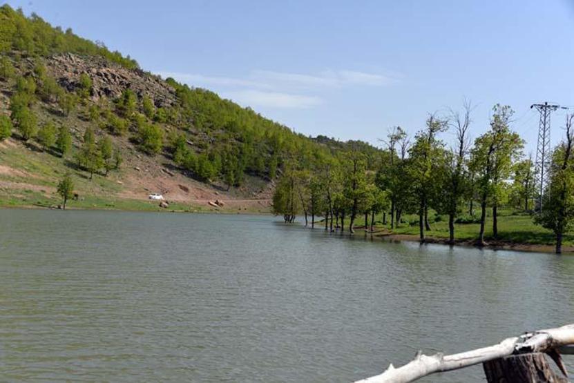 Doğa harikası göl, turizme kazandırılmayı bekliyor