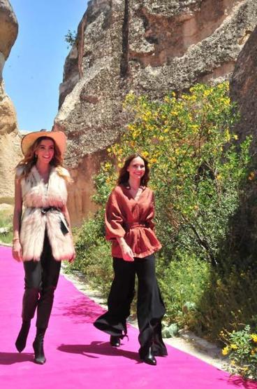 Ünlü mankenler Kapadokyayı salladı