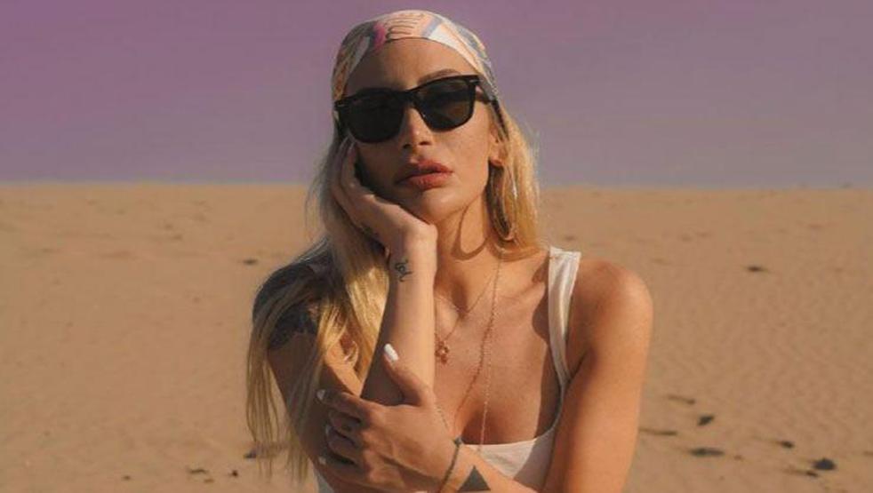 İrem Dericinin bikinili pozları sosyal medyayı salladı