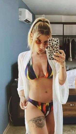 İrem Dericinin bikinili pozları sosyal medyayı salladı