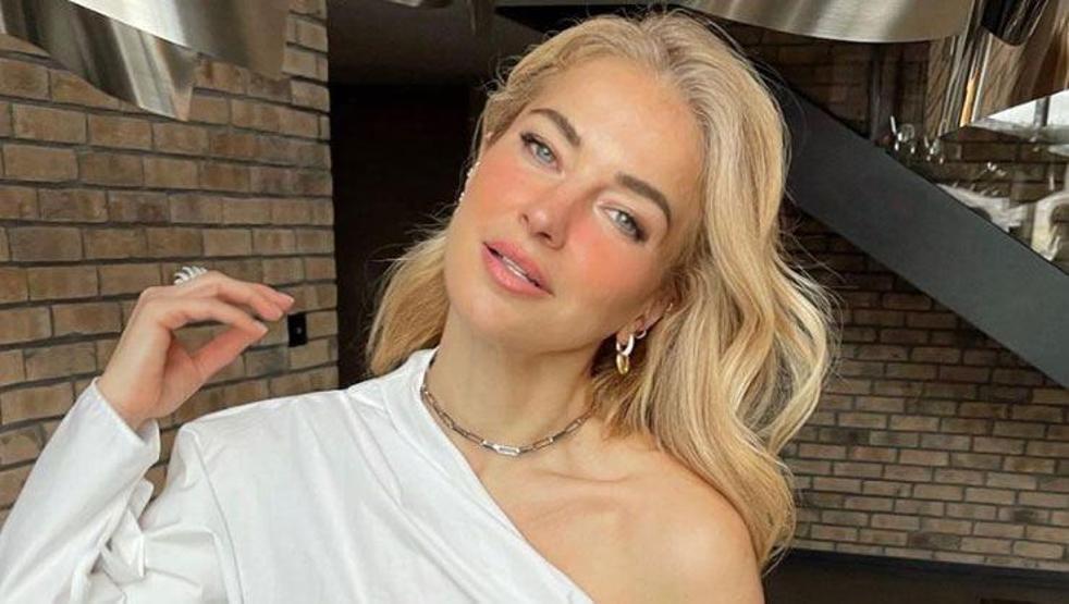 Burcu Esmersoy yeni imajıyla Brigitte Bardota benzetildi