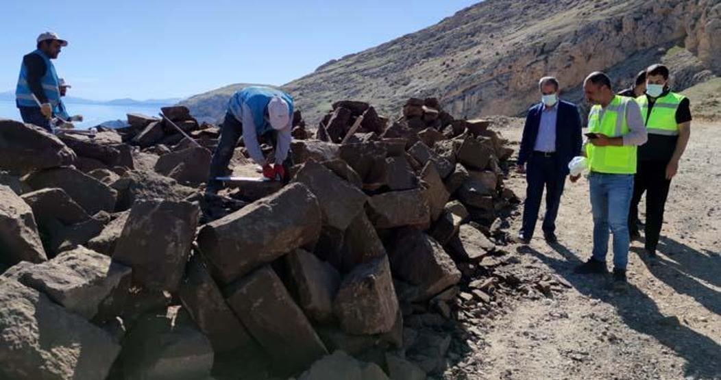Van Gölünün eşsiz manzarasına sahip Urartu Kalesi restore ediliyor