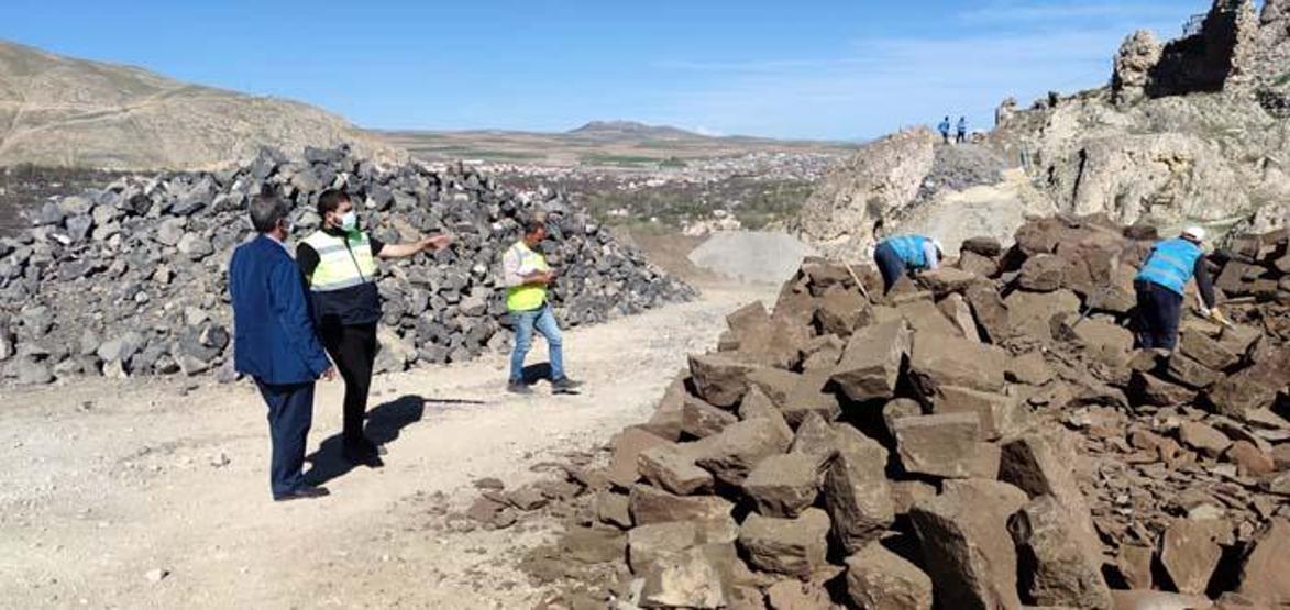 Van Gölünün eşsiz manzarasına sahip Urartu Kalesi restore ediliyor