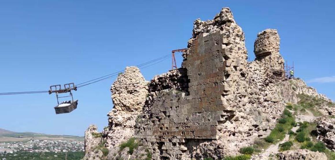 Van Gölünün eşsiz manzarasına sahip Urartu Kalesi restore ediliyor