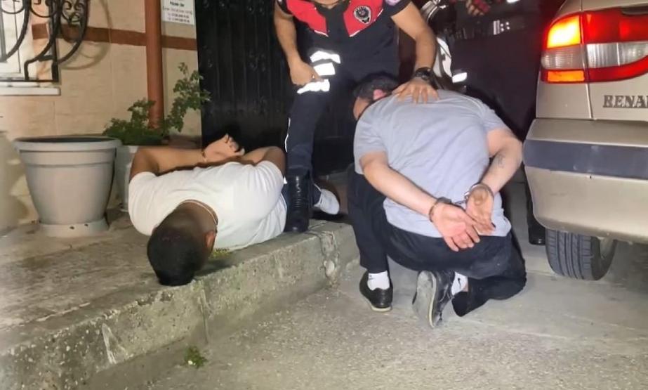 15 kilometrelik kovalamaca çıkmaz sokakta bitti: Polis şüphelinin protez dişini aradı