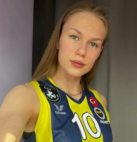 Arina Fedorovtseva taraftarı büyüledi