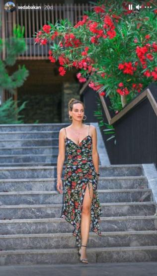 Seda Bakanın tatil pozları sosyal medyayı salladı