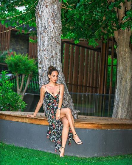 Seda Bakanın tatil pozları sosyal medyayı salladı