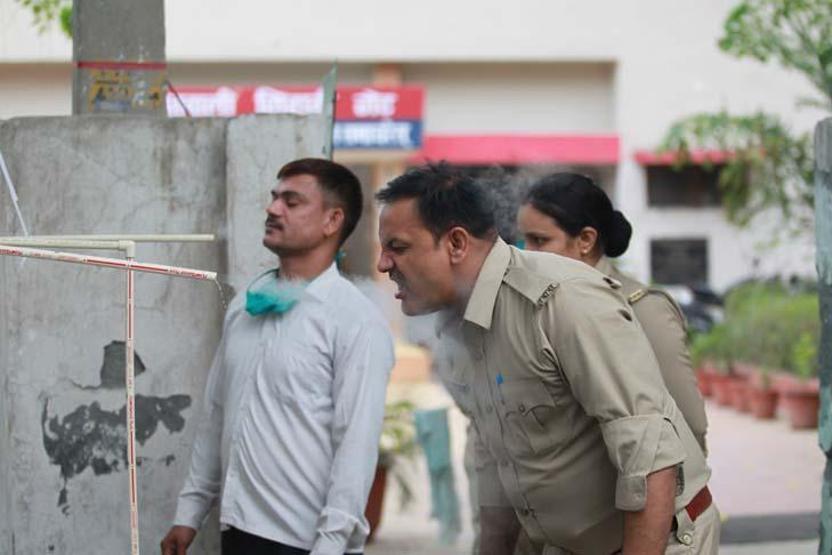 Hindistan’da koronavirüse karşı bitkisel buhar terapisi