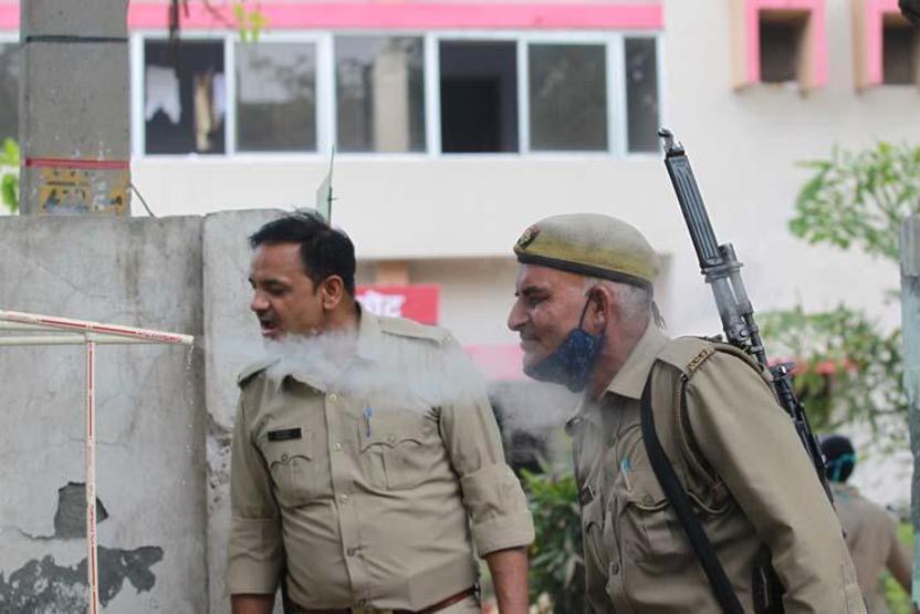 Hindistan’da koronavirüse karşı bitkisel buhar terapisi