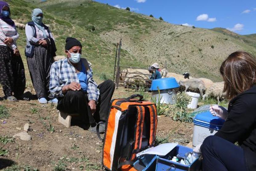 Aşı timleri, 2 bin 500 rakımlı yaylada