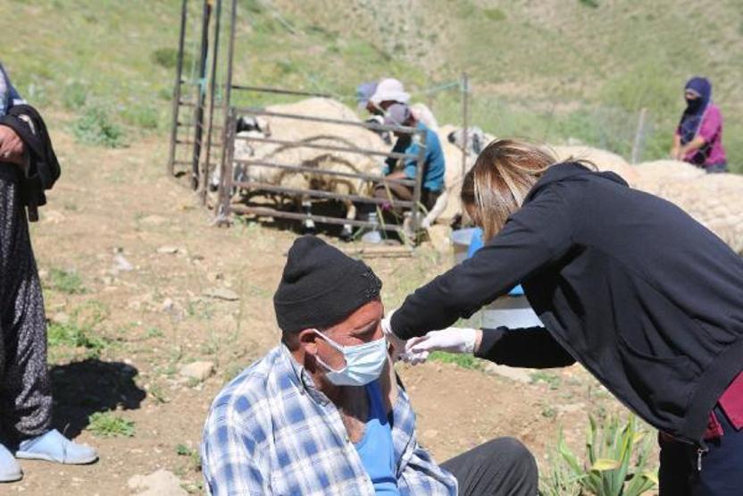 Aşı timleri, 2 bin 500 rakımlı yaylada
