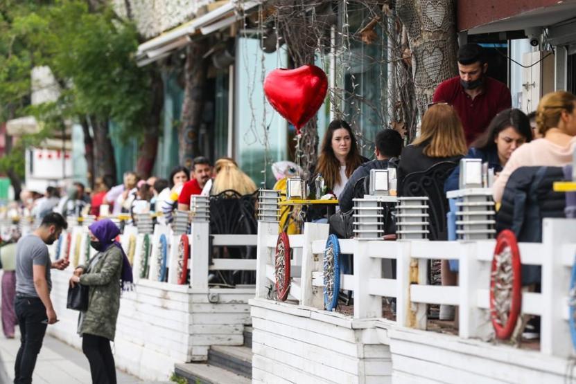 Yeni normalleşme takvimi ve tam açılma ne zaman açıklanır İşte Türkiyenin beklediği tarih