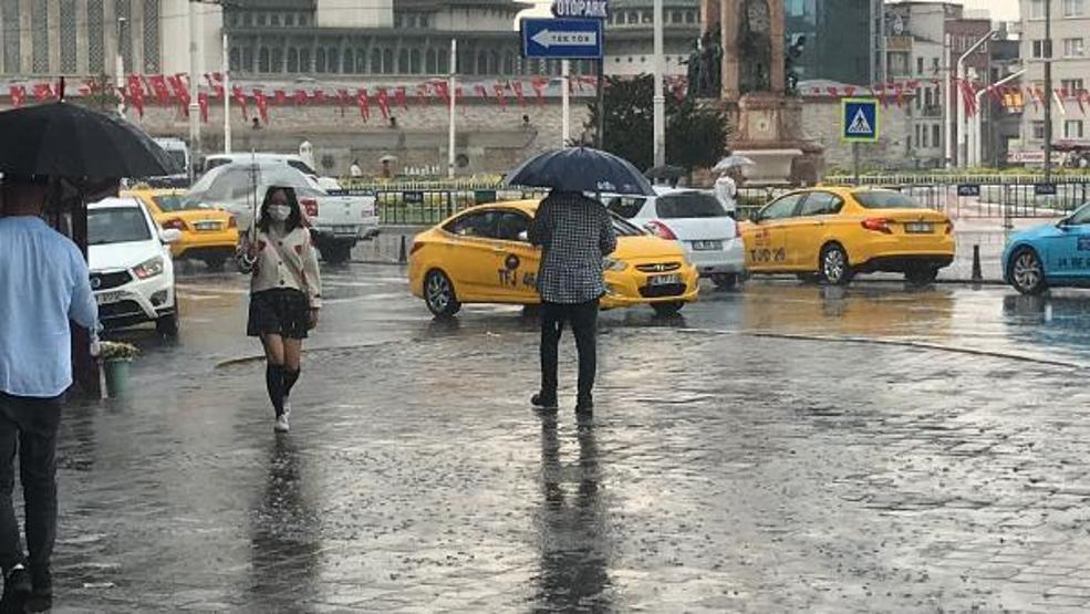 Vatandaşlar yağmura hazırlıksız yakalandı