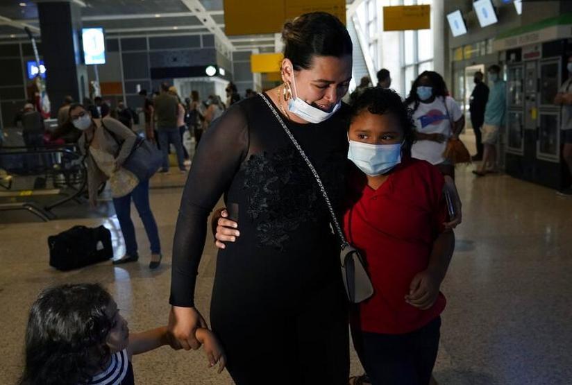 Anne kızın büyük buluşması: Kızını televizyonda kırmızı kapüşonundan tanıdı