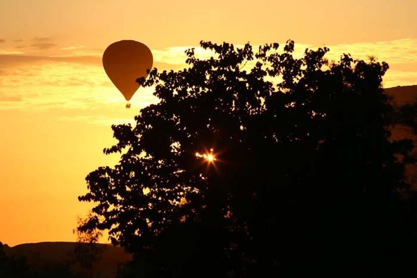 Kapadokyada sıcak hava balonlarının görsel şöleni