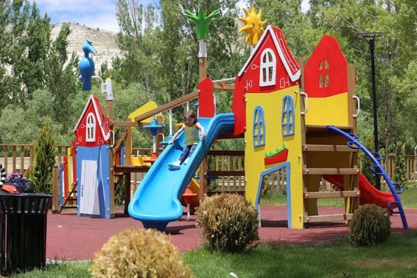 Doğal akvaryum Gökpınar Gölü yenilenen yüzüyle ziyaretçilerini ağırlamaya hazırlanıyor