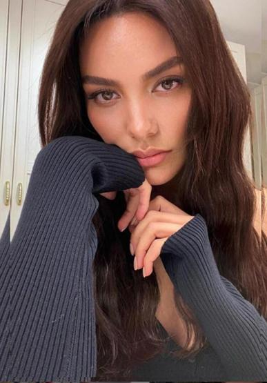 Hazal Filiz Küçükköse, Alaçatıda tatil sezonunu açtı
