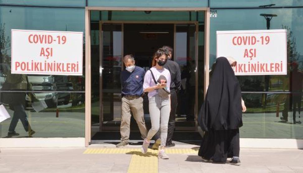 Sigaranın içindekini bilmeden içenler, Aşının içindekileri bilmiyorum, yaptırmam diyor