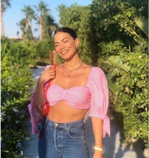 Demet Özdemirin makyajsız hali olay oldu