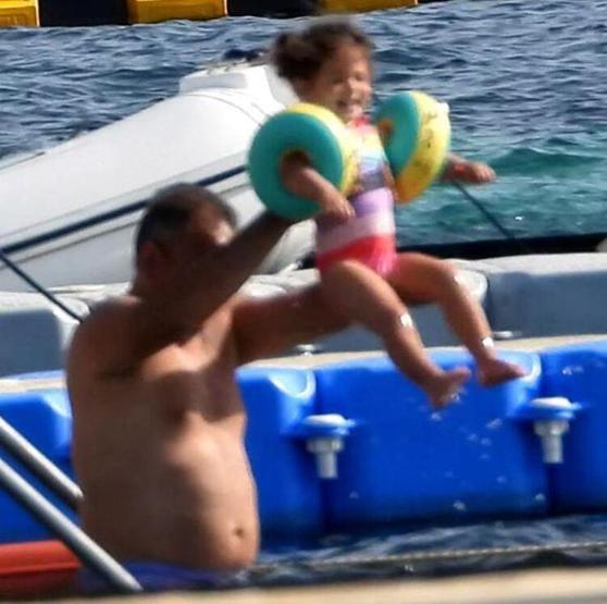 Ali Sunal ve Nazlı Kurbanzade çifti Bodrumda tatilde