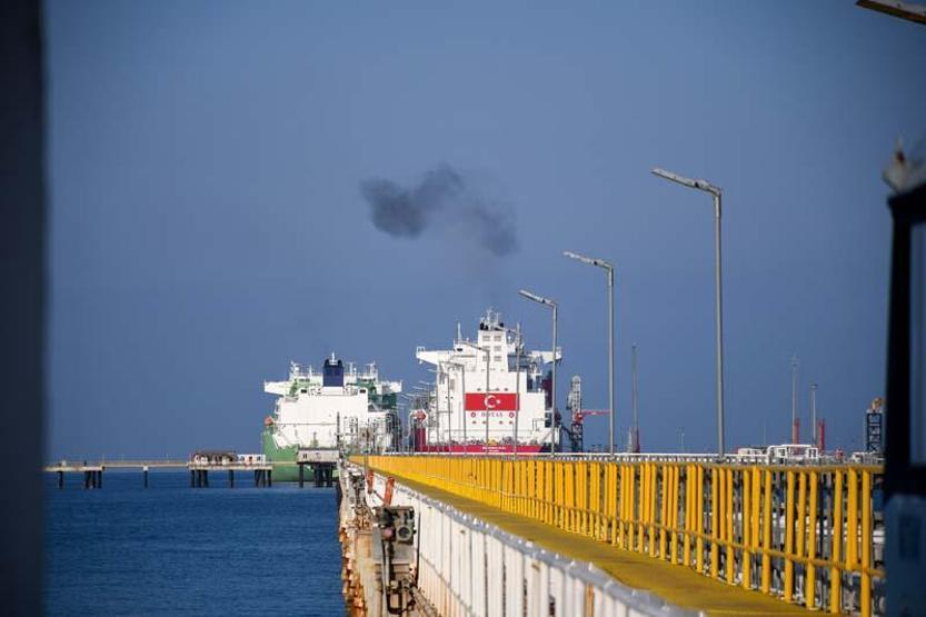 Türkiyenin ilk FSRU gemisi Ertuğrul Gaziye ilk LNG nakli başladı